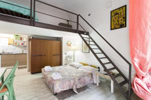 Postel nebo postele na pokoji v ubytování Maqueda Apartments