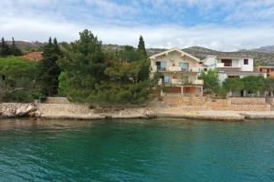 Galeriebild der Unterkunft Apartments by the sea Starigrad Paklenica in Tribanj-Krušćica