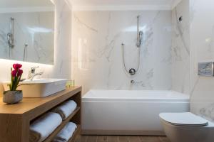 Kúpeľňa v ubytovaní Egnatia Palace Hotel & Spa