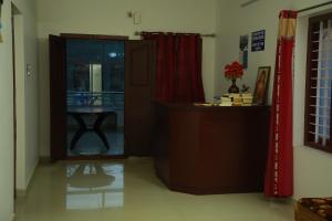 Ο χώρος του λόμπι ή της ρεσεψιόν στο Hilton Residency