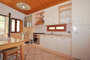 Kuchyň nebo kuchyňský kout v ubytování Apartments Cetara