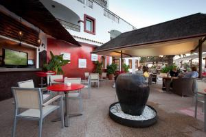 Restoran atau tempat lain untuk makan di Apartamentos Playa Es Cana
