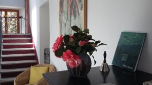 Foto dalla galleria di Casa Gialla B&B a Tegna