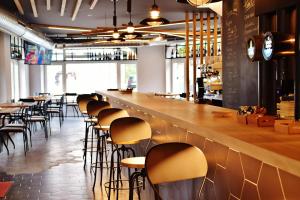 Reštaurácia alebo iné gastronomické zariadenie v ubytovaní Hospedium Hotel La Marina Costa da Morte
