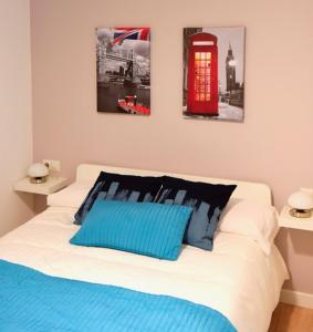 AT - London Premium, Málaga – Updated 2022 Prices