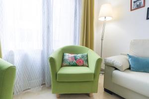 Część wypoczynkowa w obiekcie Homemalaga Álamos Luxury