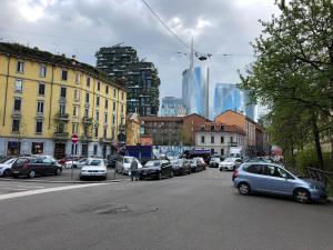 Nespecifikovaný výhled na destinaci Milán nebo výhled na město při pohledu z apartmánu