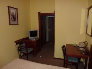 TV a/nebo společenská místnost v ubytování Grandhotel Garni