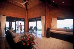 TV a/nebo společenská místnost v ubytování Taveuni Island Resort & Spa