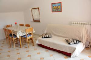 A seating area at Apartments Toic Cres