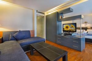 Μια τηλεόραση ή/και κέντρο ψυχαγωγίας στο Sejuk Suites