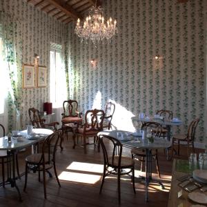 Ресторан / где поесть в M Club De Luxe B&B