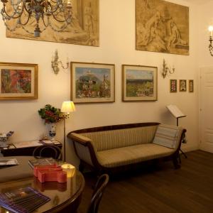 Гостиная зона в M Club De Luxe B&B