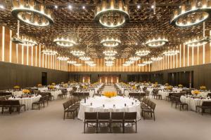 ห้องอาหารหรือที่รับประทานอาหารของ Hyatt Regency Wuhan Optics Valley