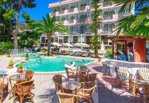 トロにあるTolon Holidays Hotelのギャラリーの写真