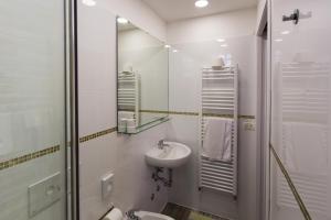 Ванная комната в Hotel Viking
