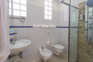 Ванная комната в Hotel Viking