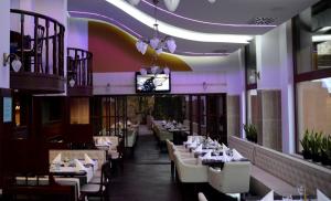 A restaurant or other place to eat at Hotel Minerva