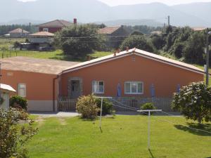 صورة لـ Apartamentos Las Llábanas في Oviñana