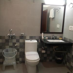 Hotel Kullu Valley的一间浴室