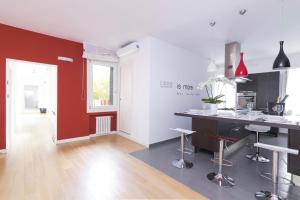 A kitchen or kitchenette at Bella Vita Charming House