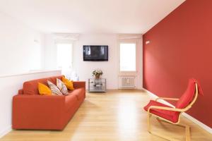 A television and/or entertainment centre at Bella Vita Charming House