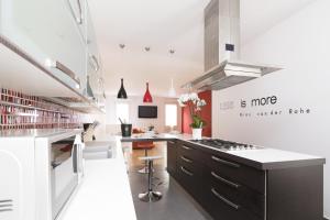 A kitchen or kitchenette at Bella Vita Charming House
