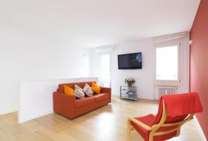 A television and/or entertainment centre at Bella Vita Charming House