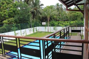 Serenity Tissa tesisinde bir balkon veya teras