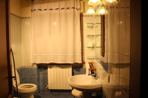 Kúpeľňa v ubytovaní Villa di Castello + 21 fotografií