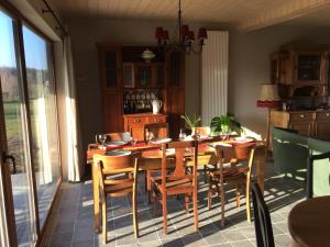 Kuchyň nebo kuchyňský kout v ubytování B&B De Hostelier + 36 fotografií