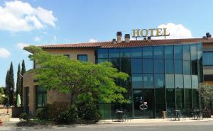 Bangunan di mana terletaknya hotel