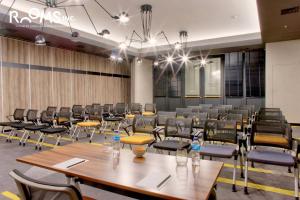 The business area and/or conference room at Rooms Inc Semarang