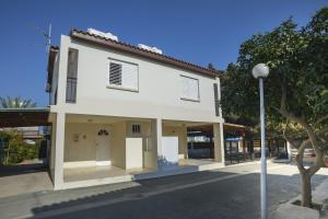 Fotografie z fotogalerie ubytování Larnaca Villa Marina v destinaci Meneou