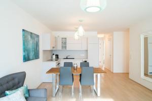 Kuchnia lub aneks kuchenny w obiekcie Vienna Residence | Spacious Serviced Apartment in Vienna directly at the U4