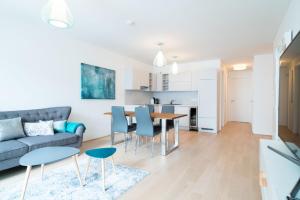 Kuchnia lub aneks kuchenny w obiekcie Vienna Residence | Spacious Serviced Apartment in Vienna directly at the U4