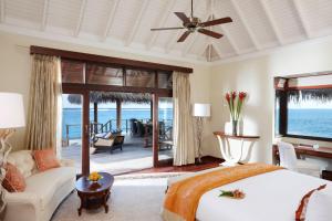 Кровать или кровати в номере Taj Exotica Resort & Spa