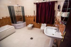 Koupelna v ubytování Hotel Berg Rappeg