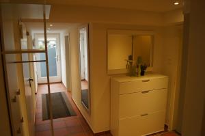 Fotografie z fotogalerie ubytování Traumhafte Ferienwohnung mit Pool v destinaci Steinen