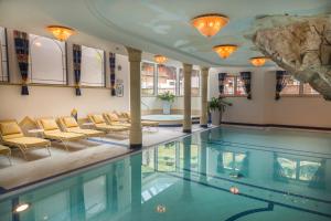 Bazén v ubytování Hotel Platzer Superior nebo v jeho okolí