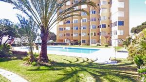 Bazén v ubytování R39 Modern One bedroom Alcantara nebo v jeho okolí