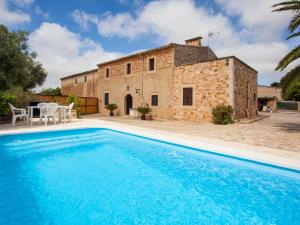 The swimming pool at or close to Finca Ses Comes