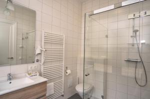Et badeværelse på DAC50 Luxurious apartment Domburg