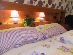 Postel nebo postele na pokoji v ubytování Ferienwohnung Resi im Zentrum