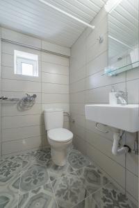 Et badeværelse på Ainos Retreat