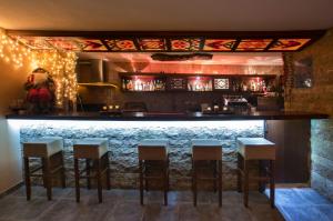 Lounge nebo bar v ubytování Hotel Dryalos