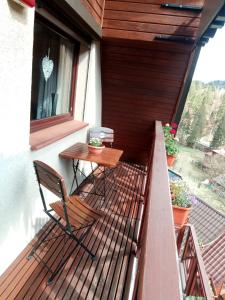 Balkon lub taras w obiekcie Leśny Dwór
