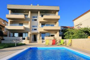 Bazén v ubytování Luxury Apartments SIKIRIC with Fantastic View on the sea nebo v jeho okolí