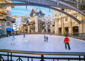 Gosti u objektu The Arrabelle at Vail Square, a RockResort