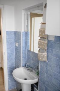 A bathroom at Moralma Még 18 kép